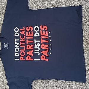 PARTY! Graphic t-shirt